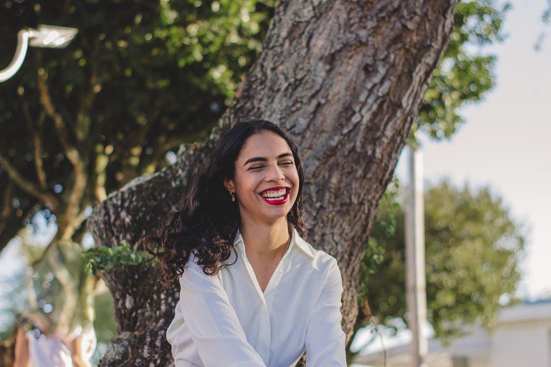 Burnos kvapas – kada pakanka higienos, o kada jau reikia gydymo?